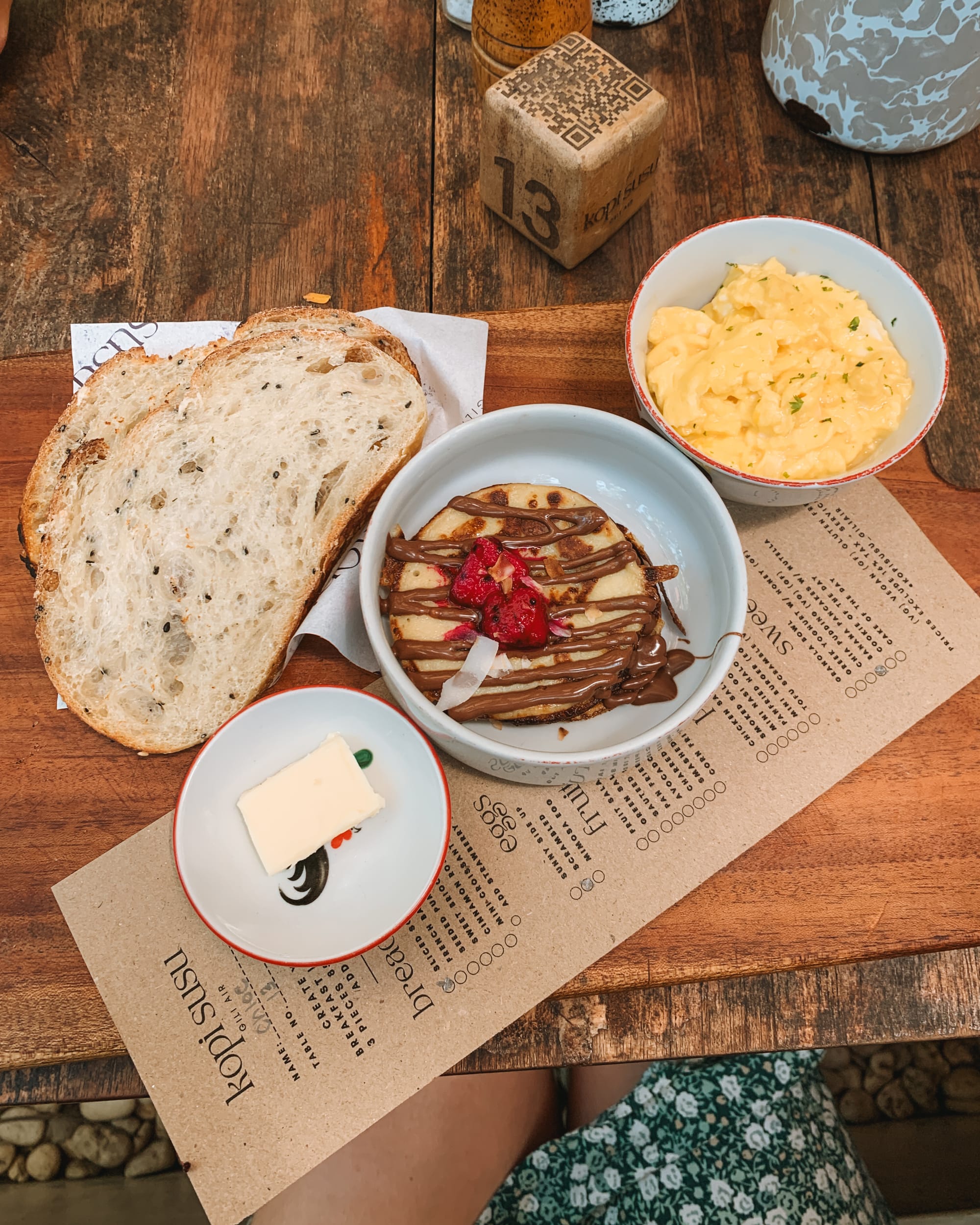 breakfast board at kopi susu in gili air