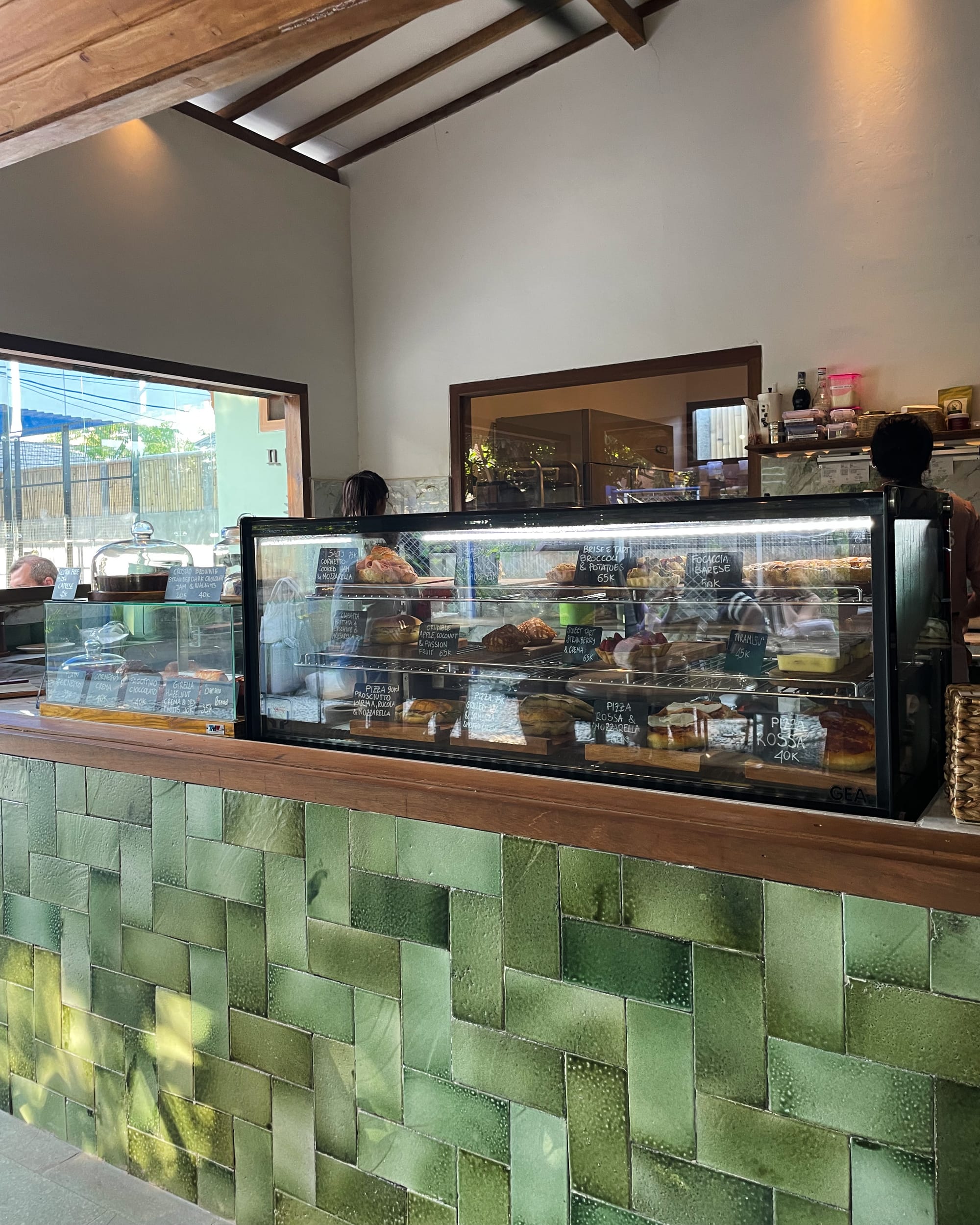 Il Baretto cake counter