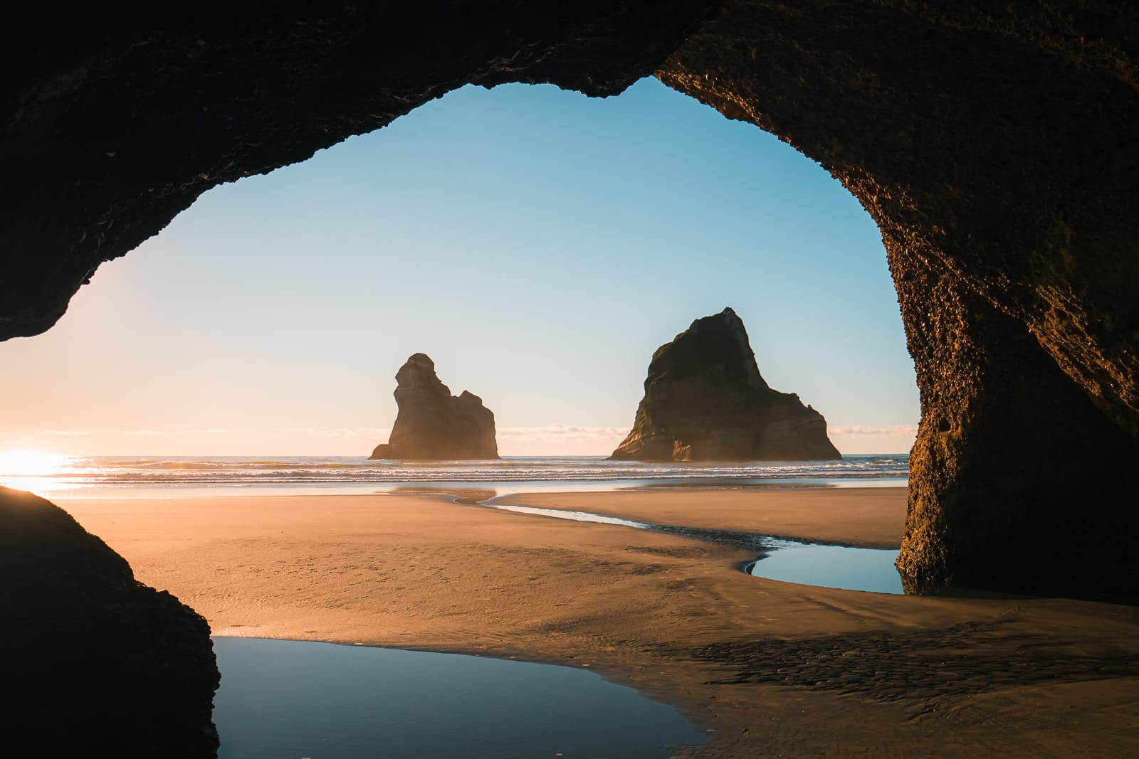 Visiting the Windows lock screen beach 🌊