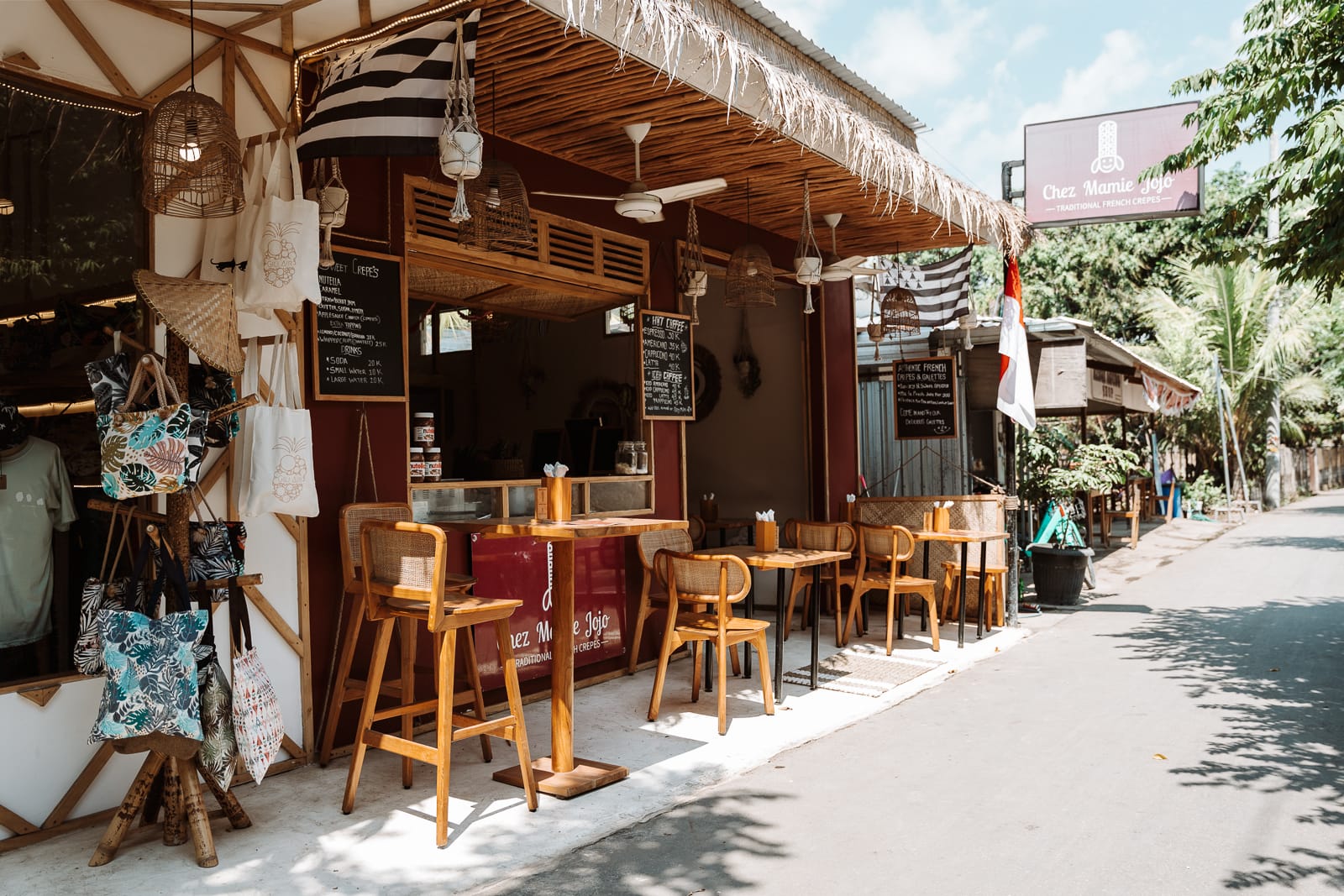 cafe in street in gili 